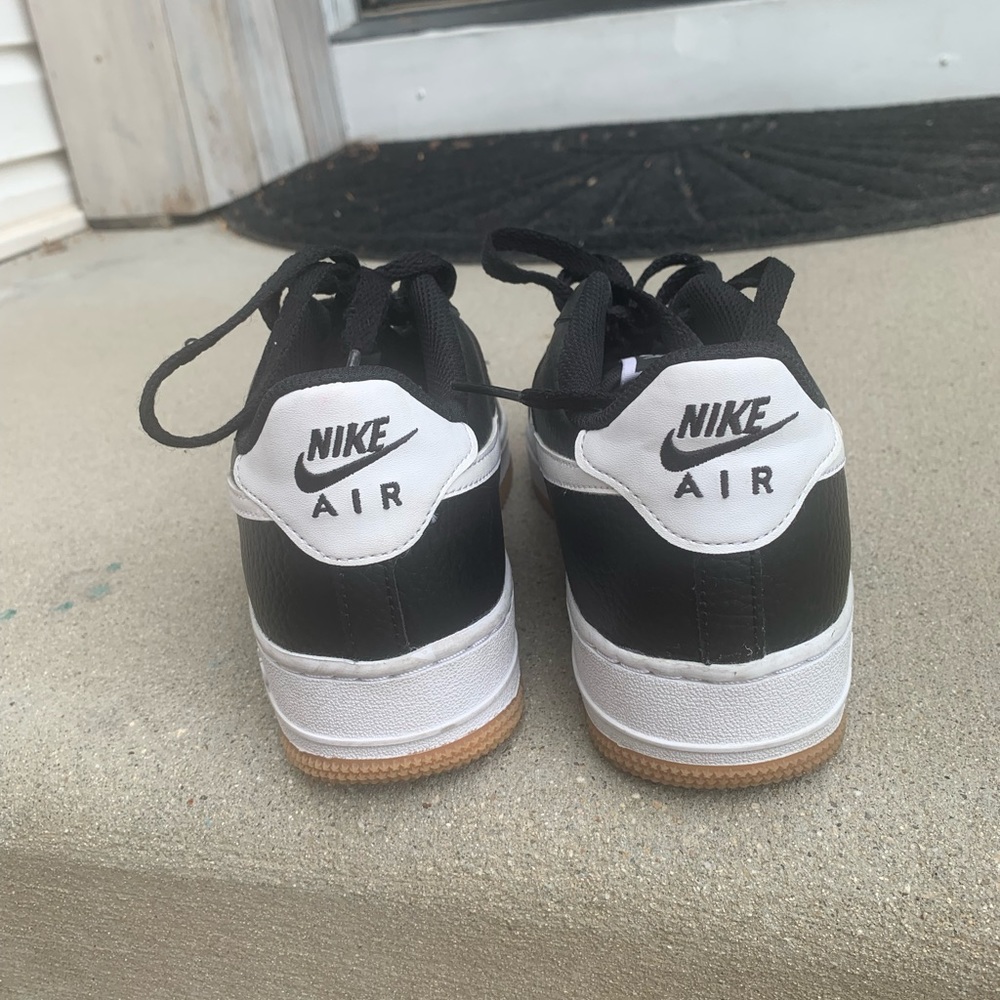 Nike Black and White Women's Shoes - Picture 6 of 7